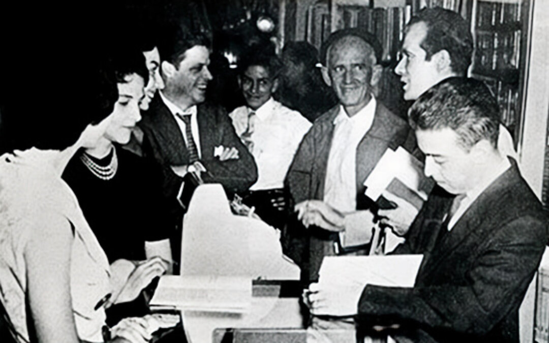 Fernando González Ochoa en la Librería Aguirre